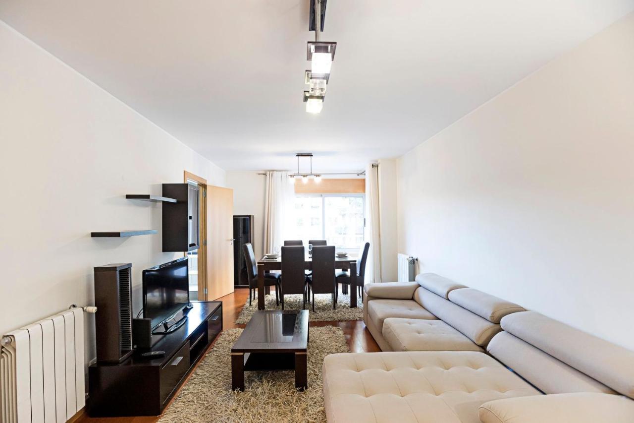 2Br Flat By Metro W/ Free Parking By Lovelystay Vila Nova de Gaia Extérieur photo